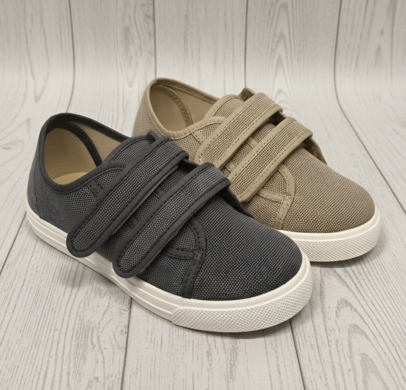 Zapatilla dos velcros lona
